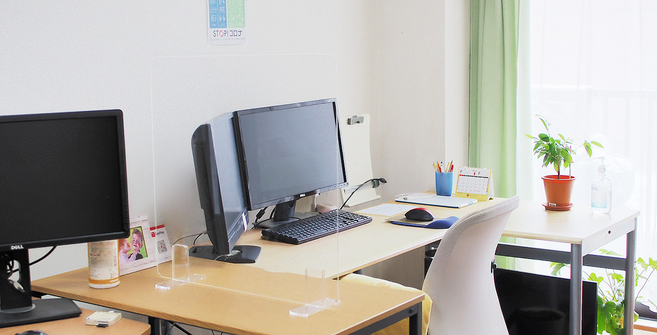 教室のデスク周り